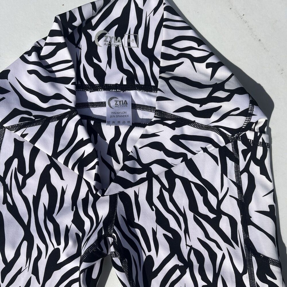 ZYIA ACTIVE SAFARI BLACK AND WHITE ZEBRA LEGGINGS SIZE 6-8 - Picture 4 of 9